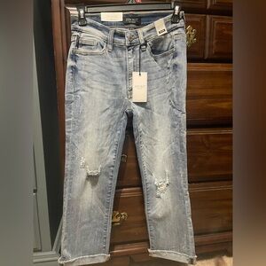 Judy Blue Light Wash Raw Hem Capris - Style 82249(size 1)